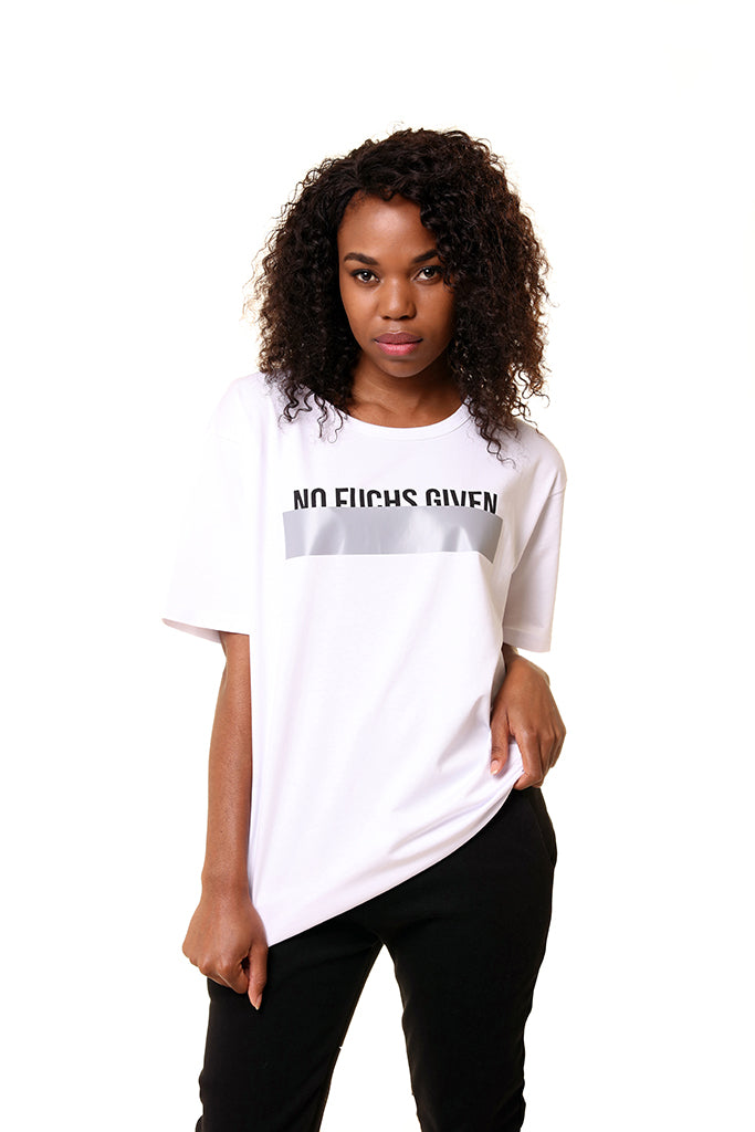varsel glas . Unisex Essential Slogan White Longline T-Shirt – #NoFuchsGiven